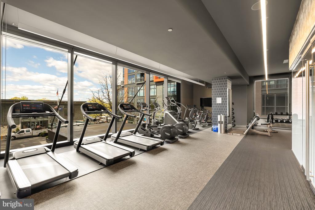 45 SUTTON SQUARE SW Unit: 906