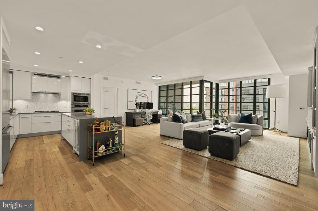45 SUTTON SQUARE SW Unit: 906
