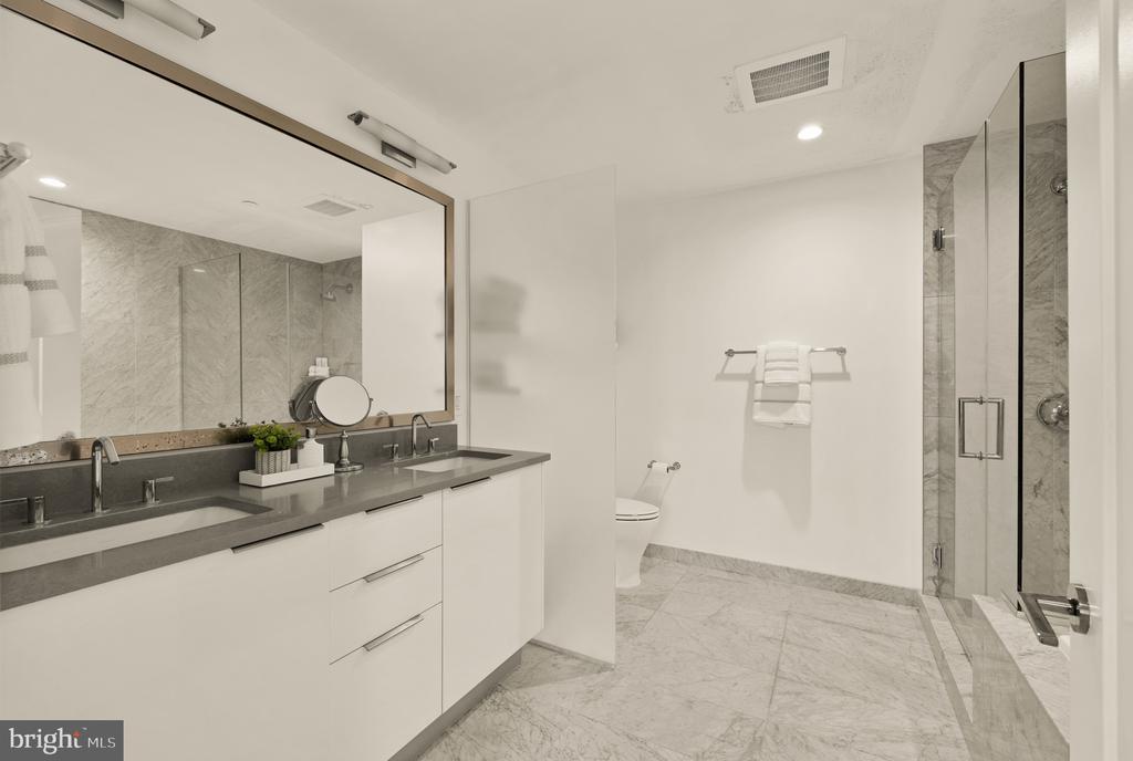 45 SUTTON SQUARE SW Unit: 906