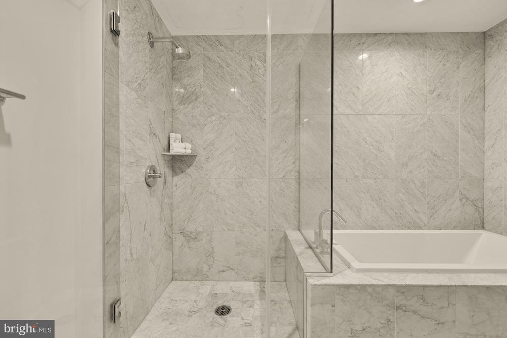 45 SUTTON SQUARE SW Unit: 906