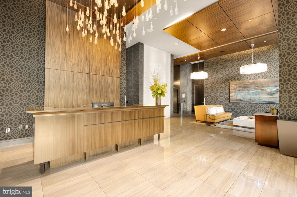 45 SUTTON SQUARE SW Unit: 906