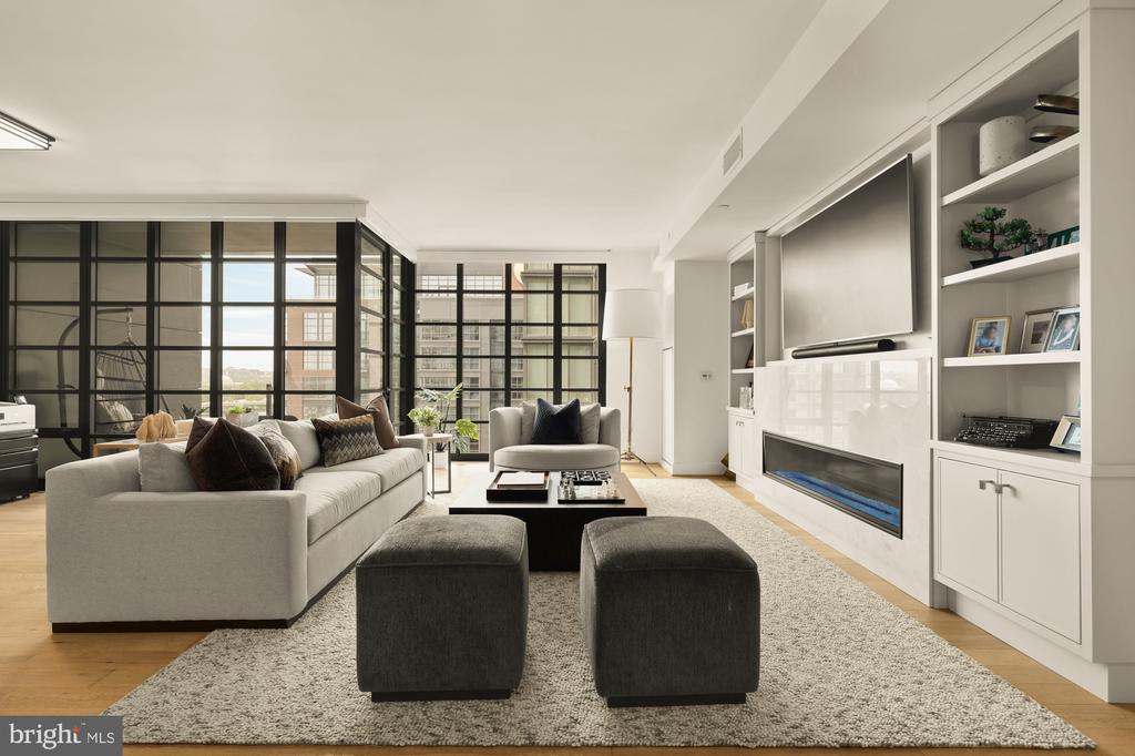 45 SUTTON SQUARE SW Unit: 906
