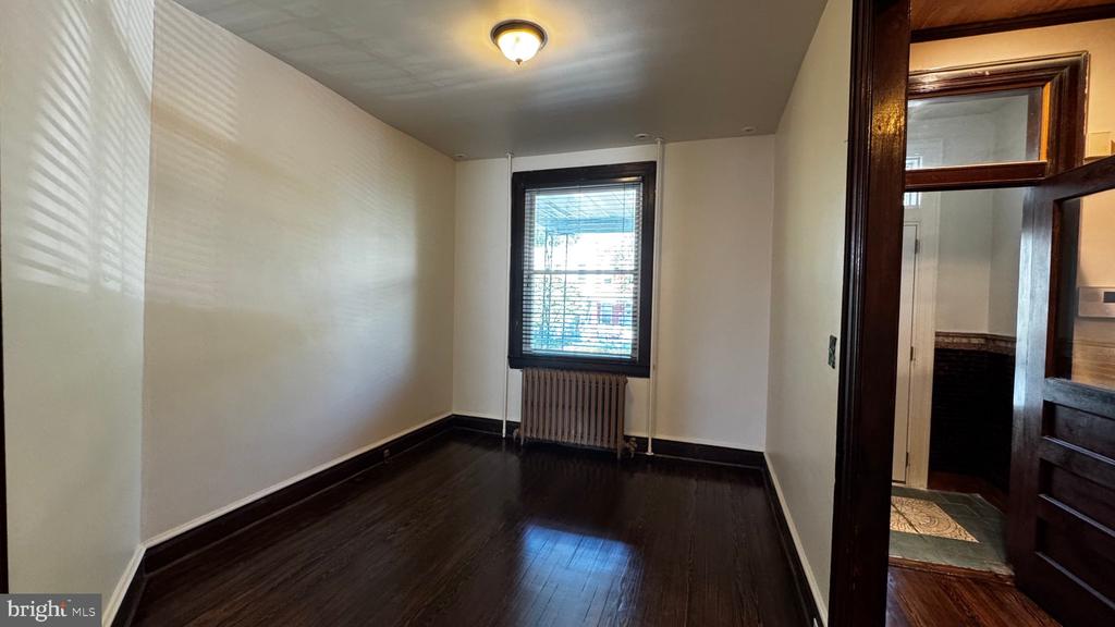 18 16TH STREET NE