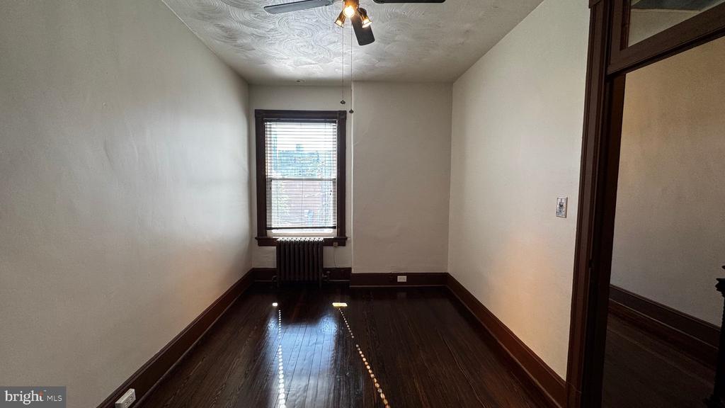 18 16TH STREET NE