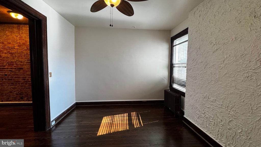 18 16TH STREET NE