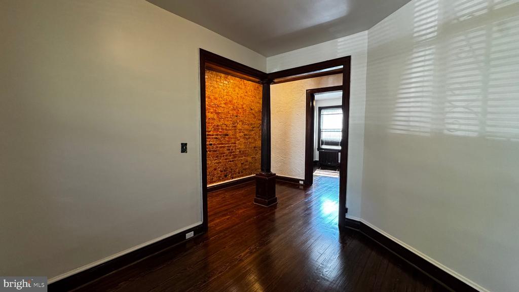 18 16TH STREET NE