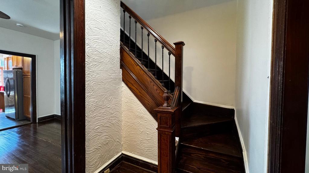 18 16TH STREET NE