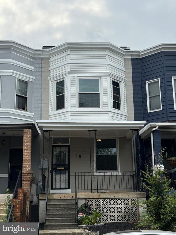 18 16TH STREET NE