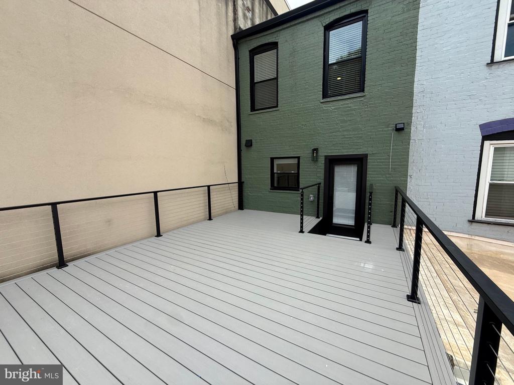 821 4TH STREET NE Unit: B