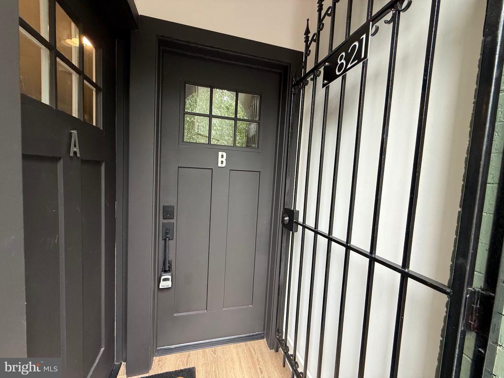 821 4TH STREET NE Unit: B