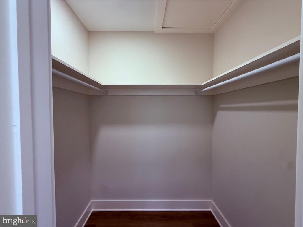 821 4TH STREET NE Unit: B