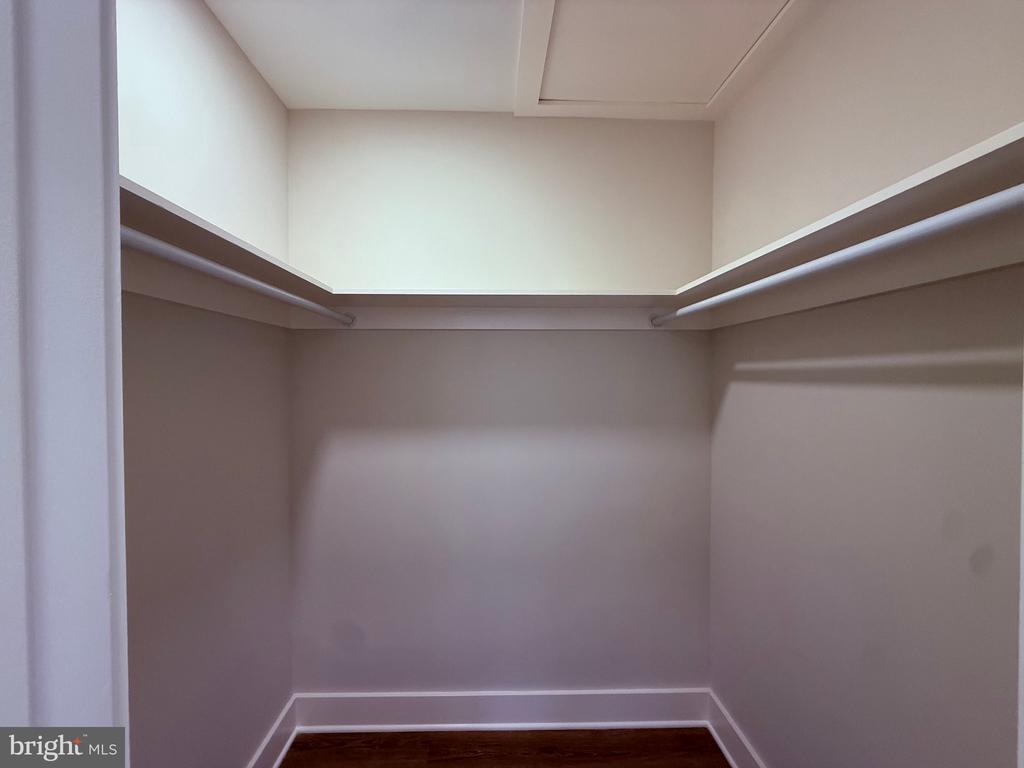 821 4TH STREET NE Unit: B