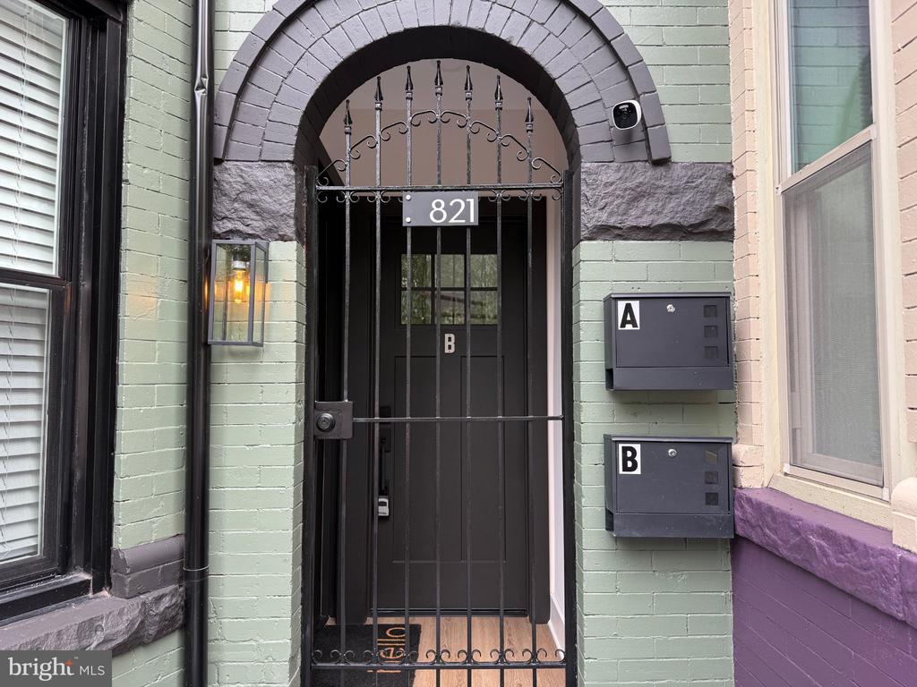 821 4TH STREET NE Unit: B