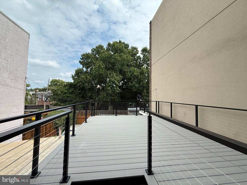 821 4TH STREET NE Unit: B