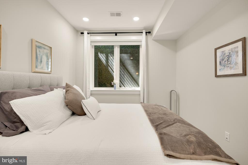 4315 HARRISON STREET NW Unit: 1