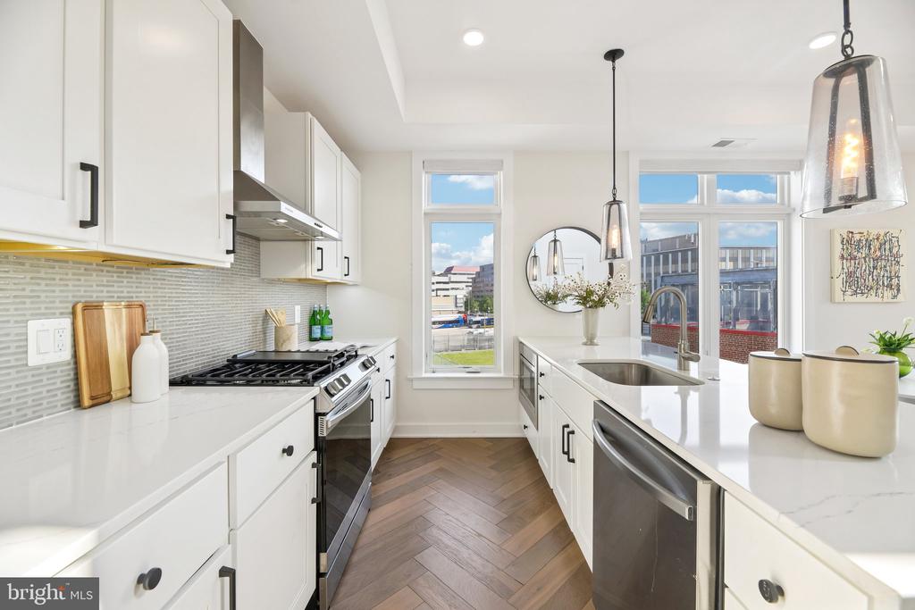 4315 HARRISON STREET NW Unit: 8