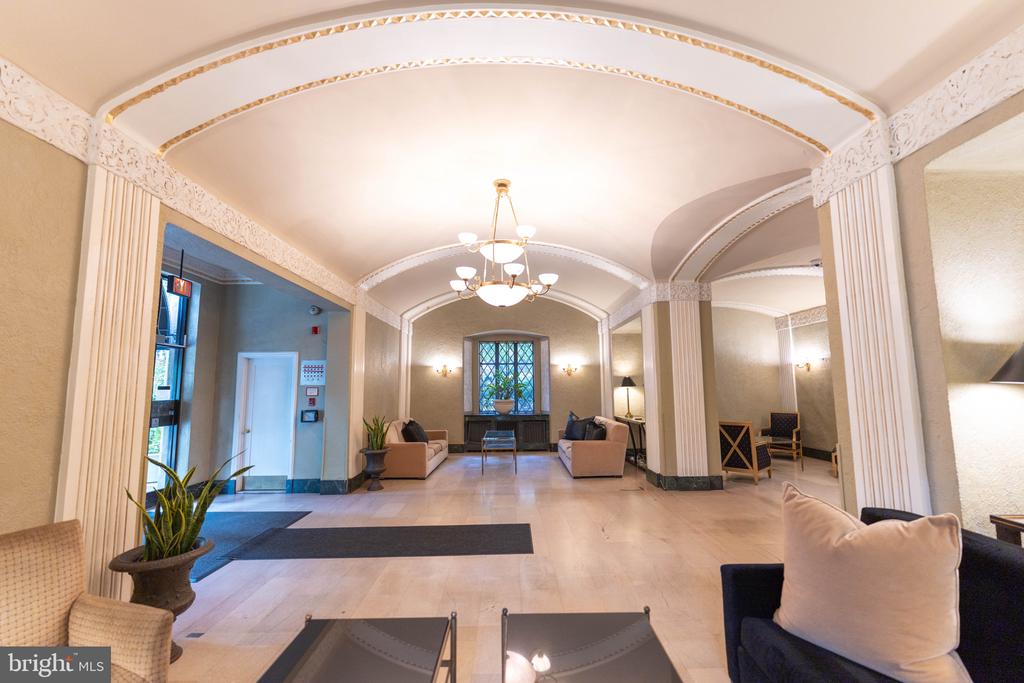 2032 BELMONT ROAD NW Unit: 221