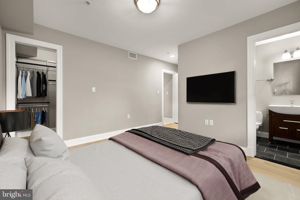 1135 6TH STREET NW Unit: 1