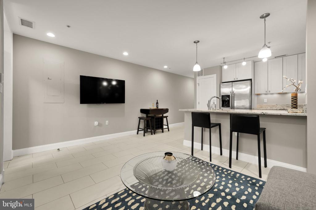 1135 6TH STREET NW Unit: 1