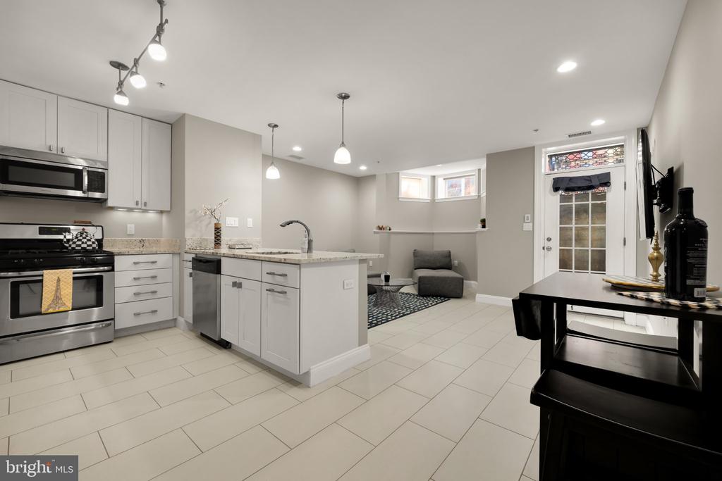 1135 6TH STREET NW Unit: 1