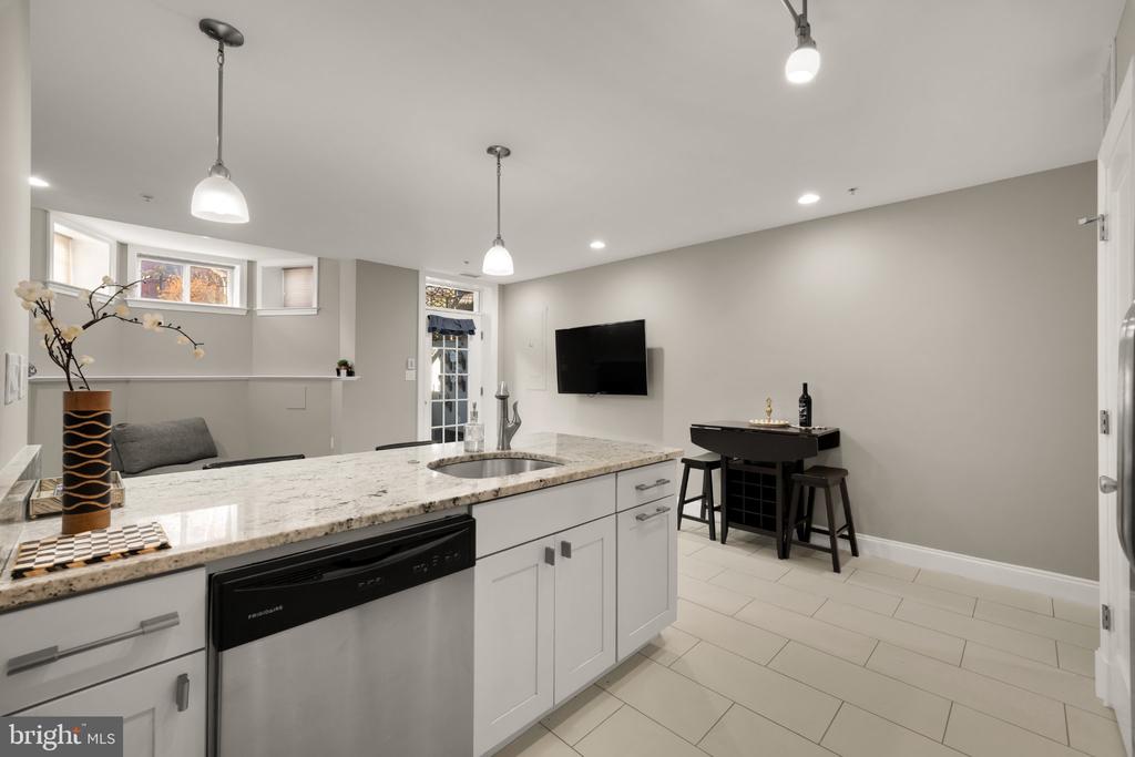 1135 6TH STREET NW Unit: 1