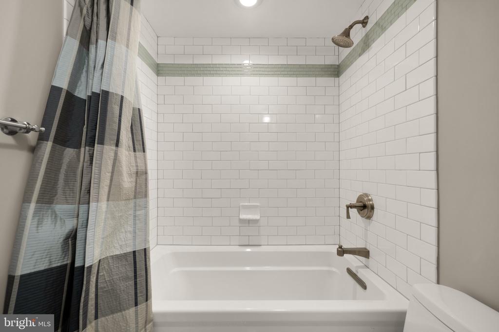 1135 6TH STREET NW Unit: 1