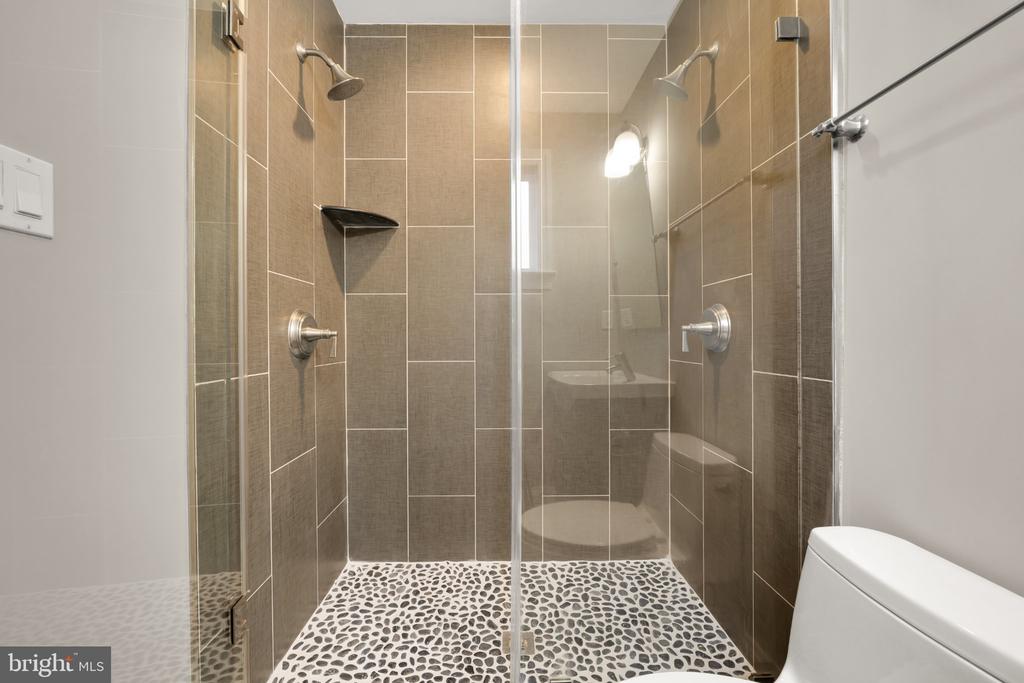 1135 6TH STREET NW Unit: 1