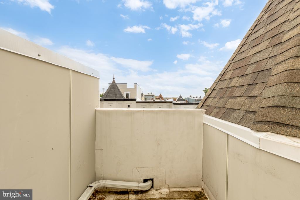 26 TODD PLACE NE Unit: 2