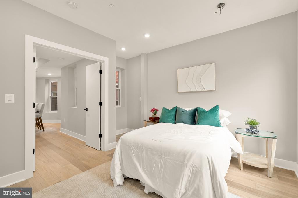 26 TODD PLACE NE Unit: 2