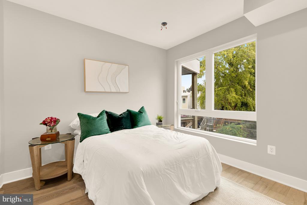 26 TODD PLACE NE Unit: 2