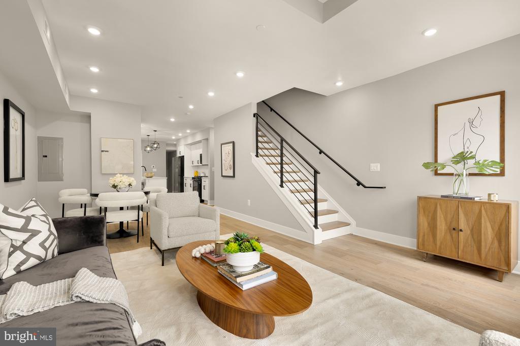 26 TODD PLACE NE Unit: 2