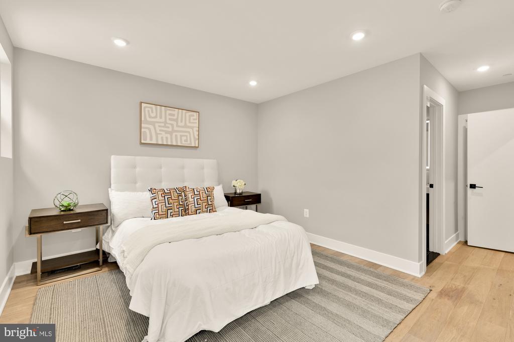 26 TODD PLACE NE Unit: 2