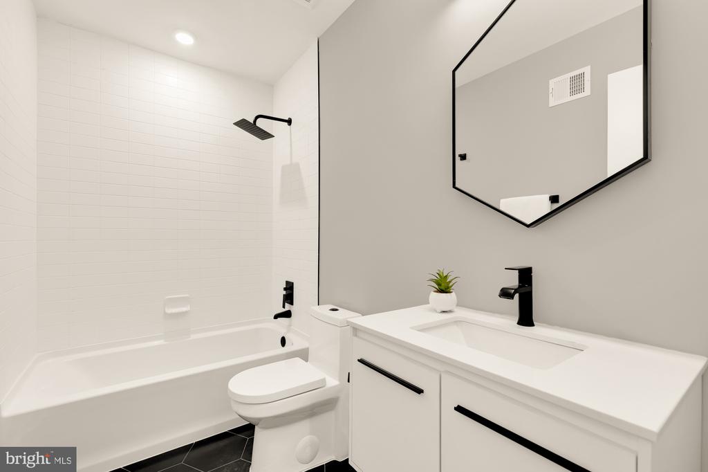 26 TODD PLACE NE Unit: 2