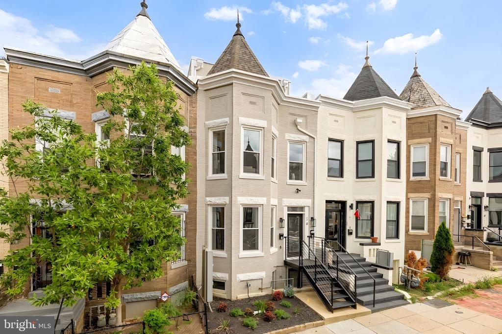 26 TODD PLACE NE Unit: 2