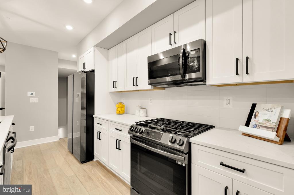 26 TODD PLACE NE Unit: 2