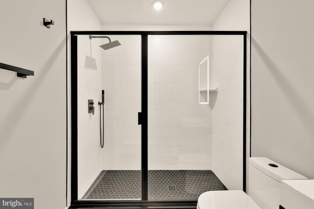 26 TODD PLACE NE Unit: 2