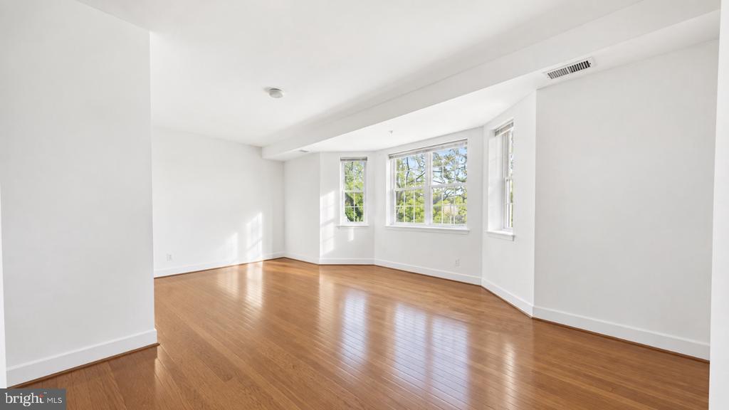 3611 38TH STREET NW Unit: 305