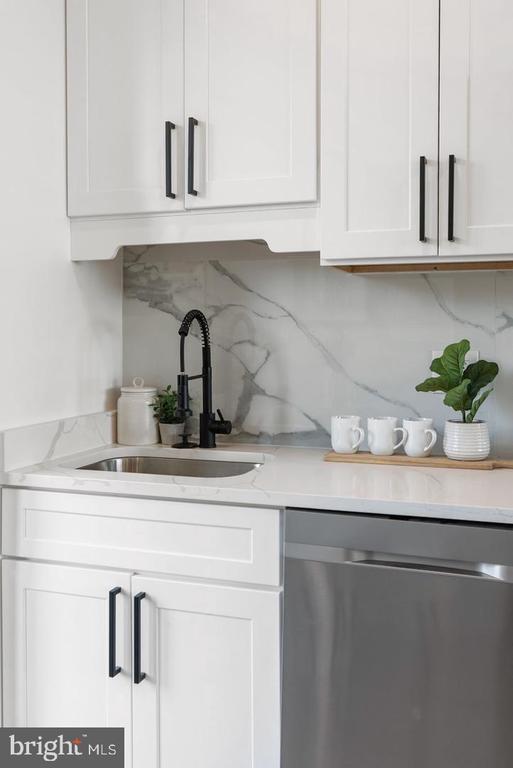 2019 M STREET NE Unit: PH9