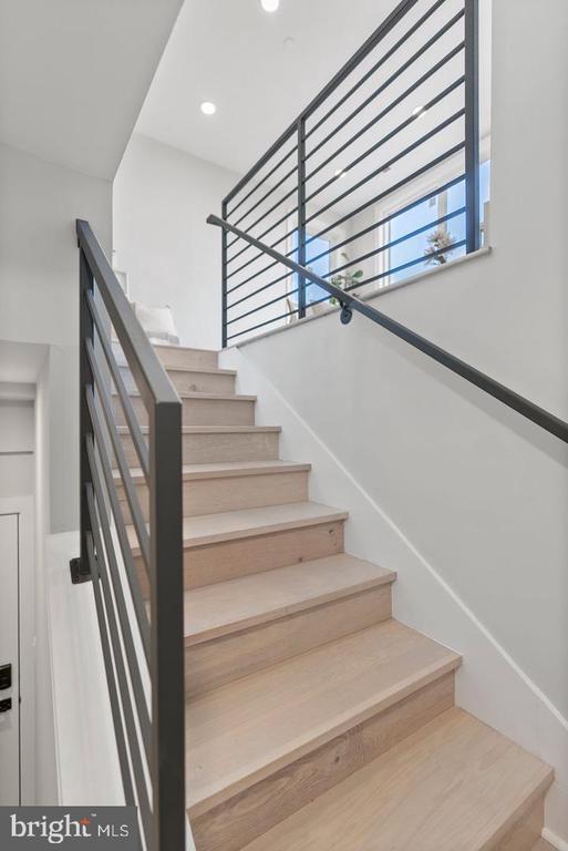 2019 M STREET NE Unit: PH9