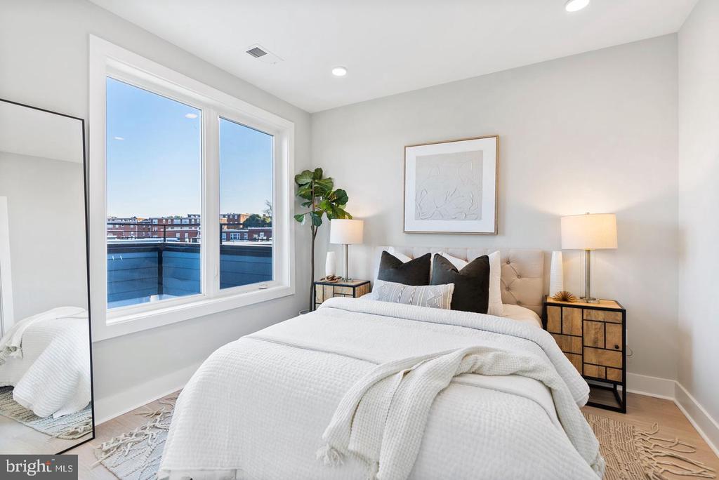 2019 M STREET NE Unit: PH9