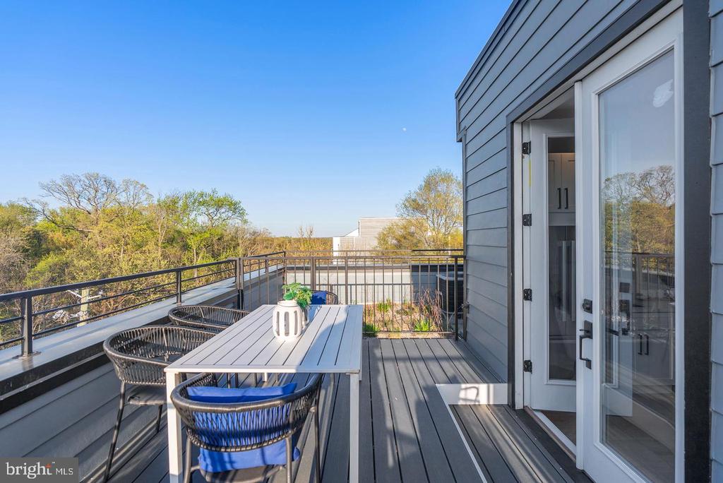 2019 M STREET NE Unit: PH9