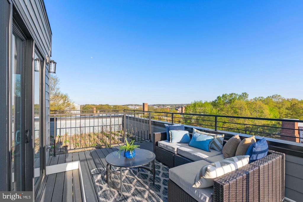 2019 M STREET NE Unit: PH9