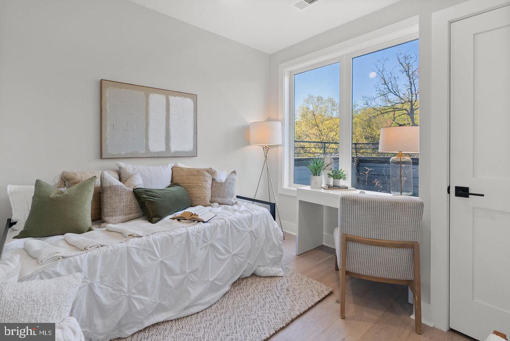 2019 M STREET NE Unit: PH9
