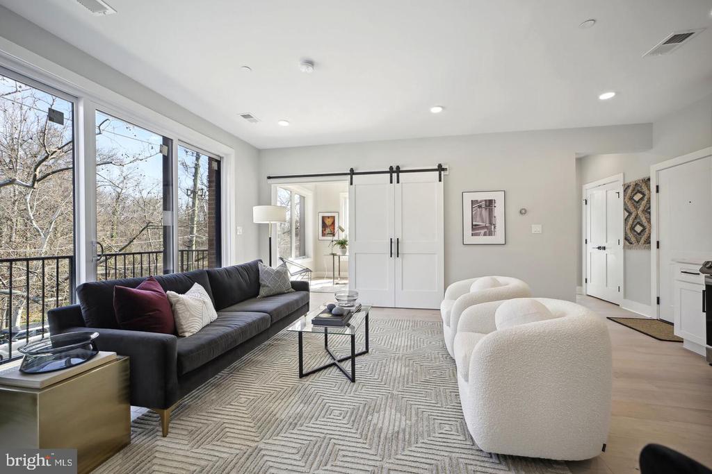 2019 M STREET NE Unit: 7