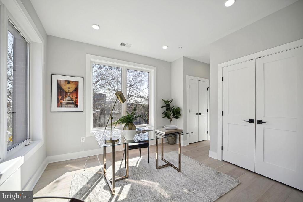 2019 M STREET NE Unit: 7