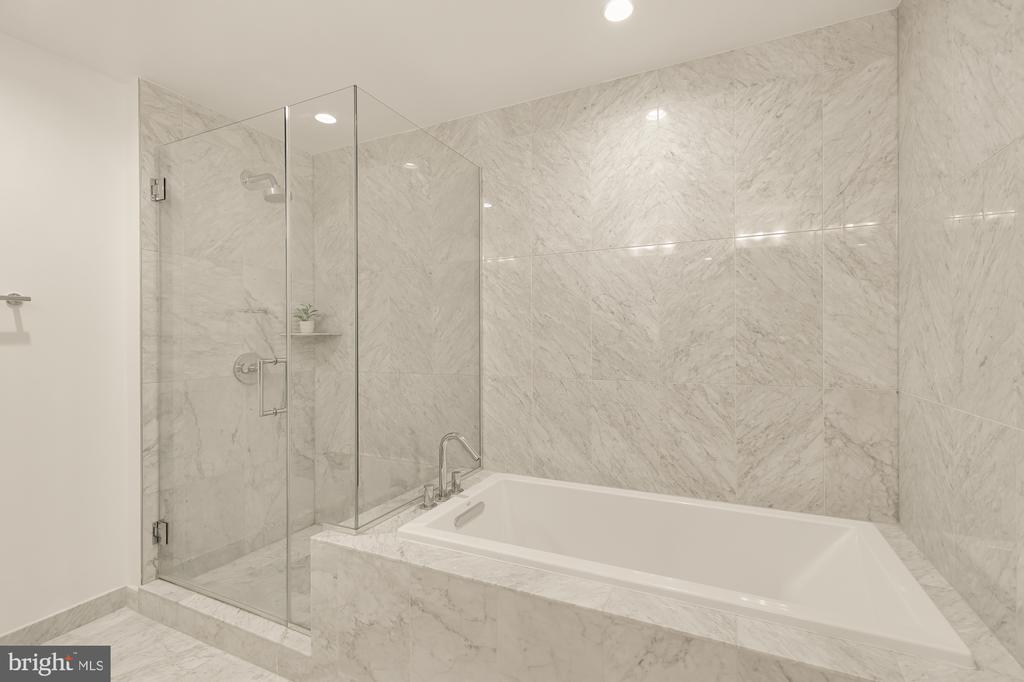 45 SUTTON SQUARE SW Unit: 906