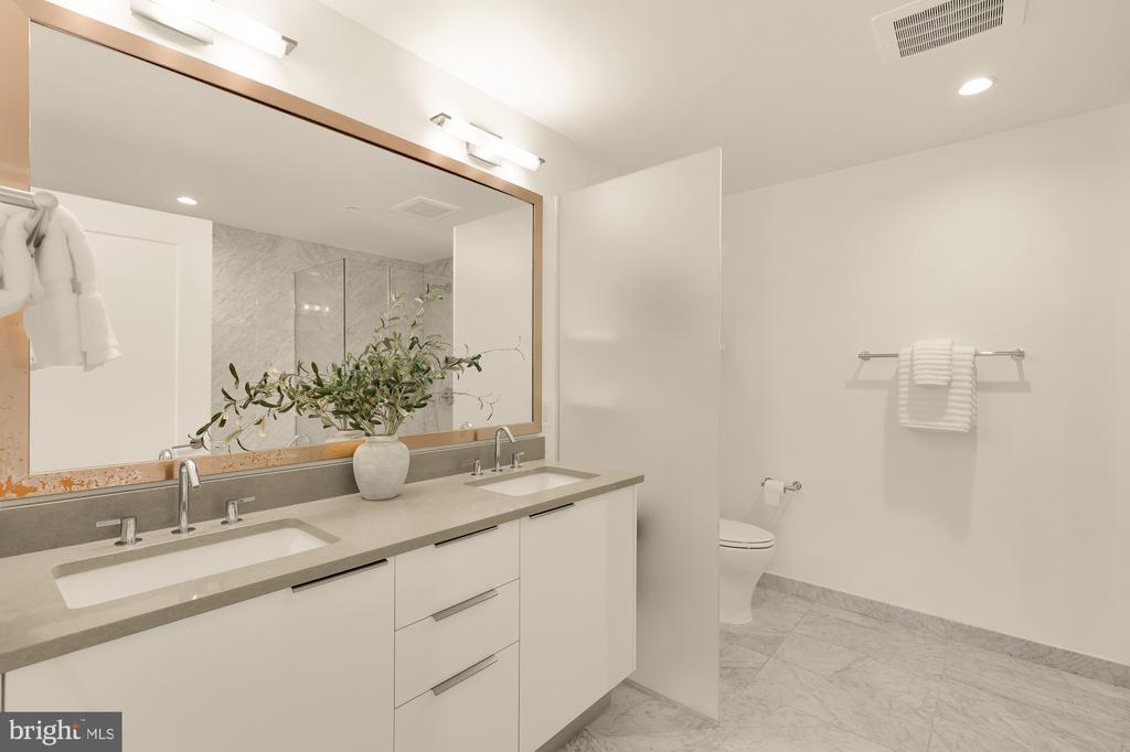 45 SUTTON SQUARE SW Unit: 906