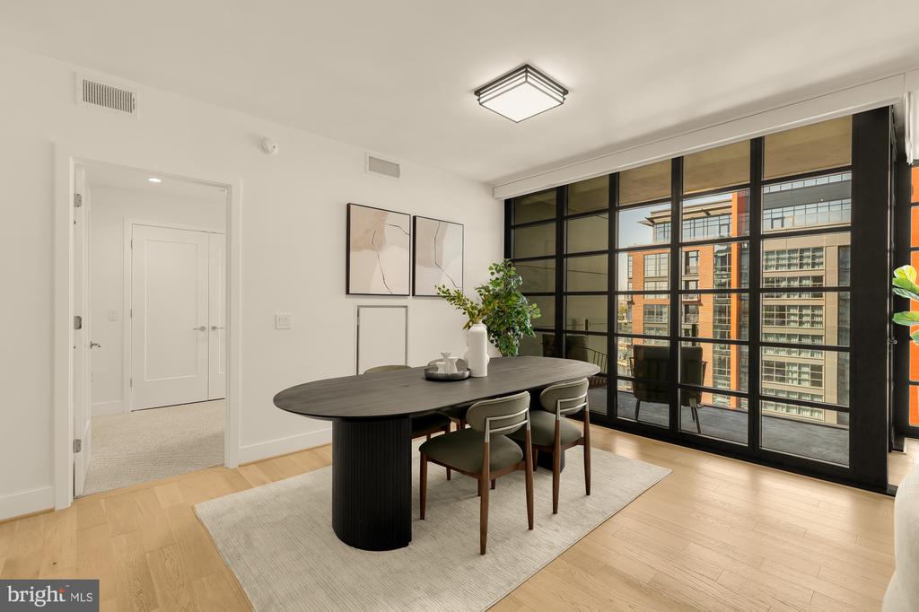 45 SUTTON SQUARE SW Unit: 906