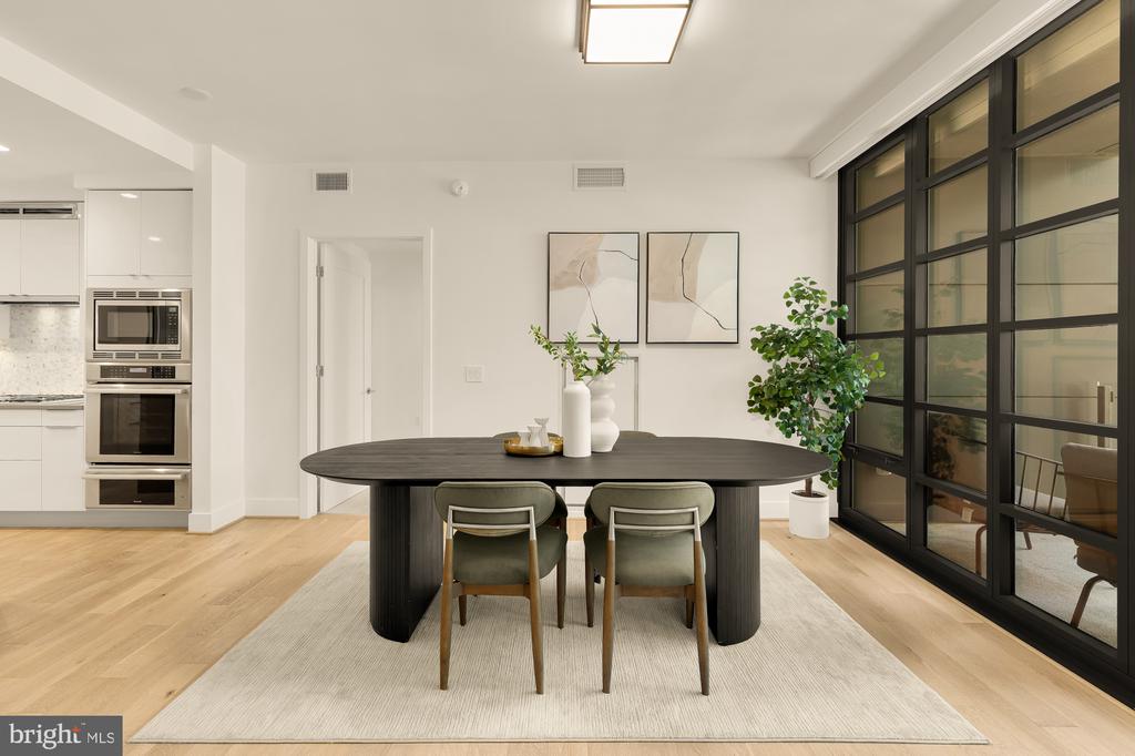 45 SUTTON SQUARE SW Unit: 906