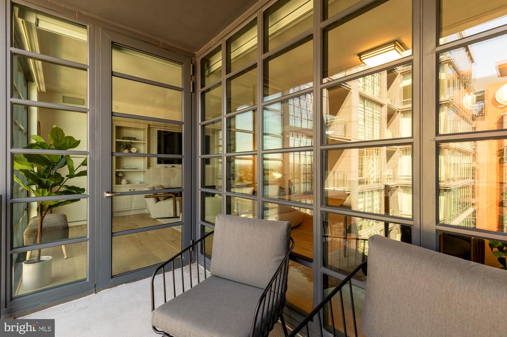 45 SUTTON SQUARE SW Unit: 906